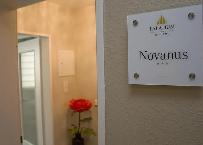 Palatium Apartment *