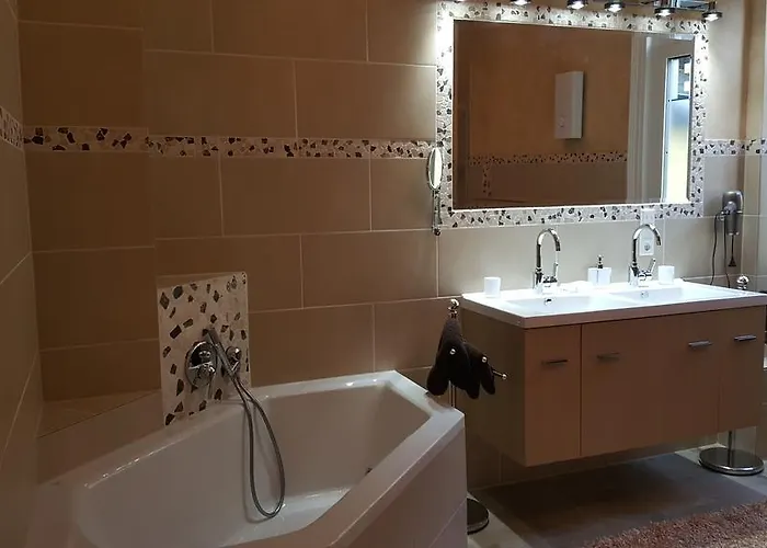 Palatium Apartment *