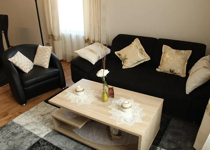 Palatium Apartment *